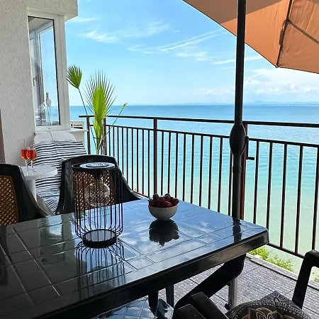 Sea Paradise 2-room Seafront In Sveti Vlas