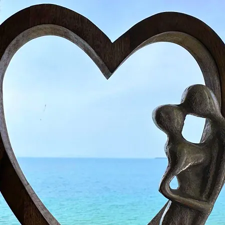 Sea Paradise 2-room Seafront In Sveti Vlas Daire Burgaz